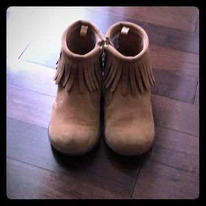 Toddler girl moccasin boots